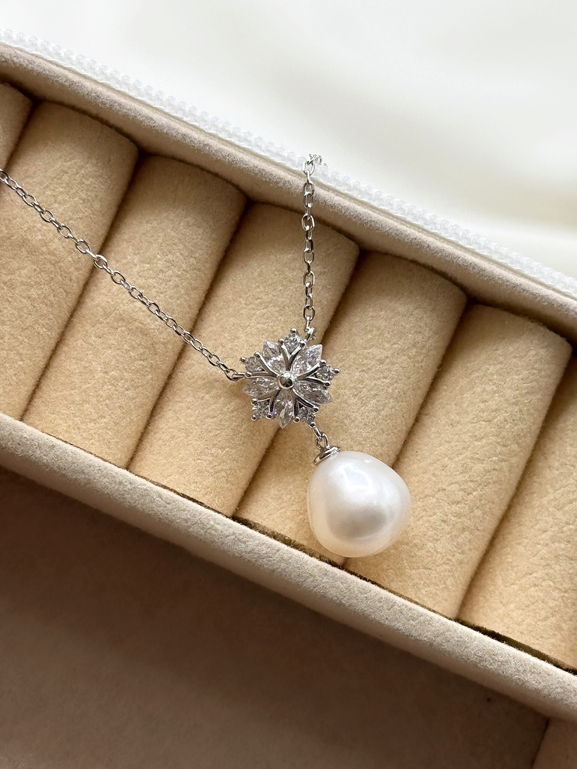 گردنبند نقره گل یاس