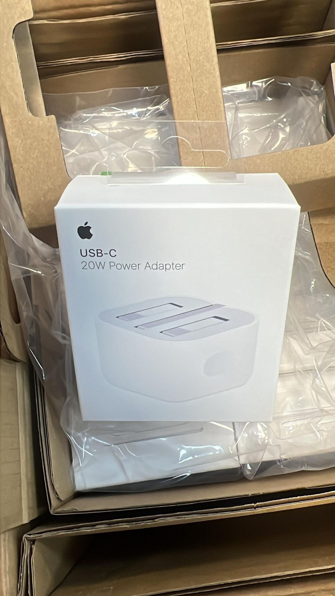 کلگی آیفون مدل(20w Power Adapter)به قیمت عمده و پخش